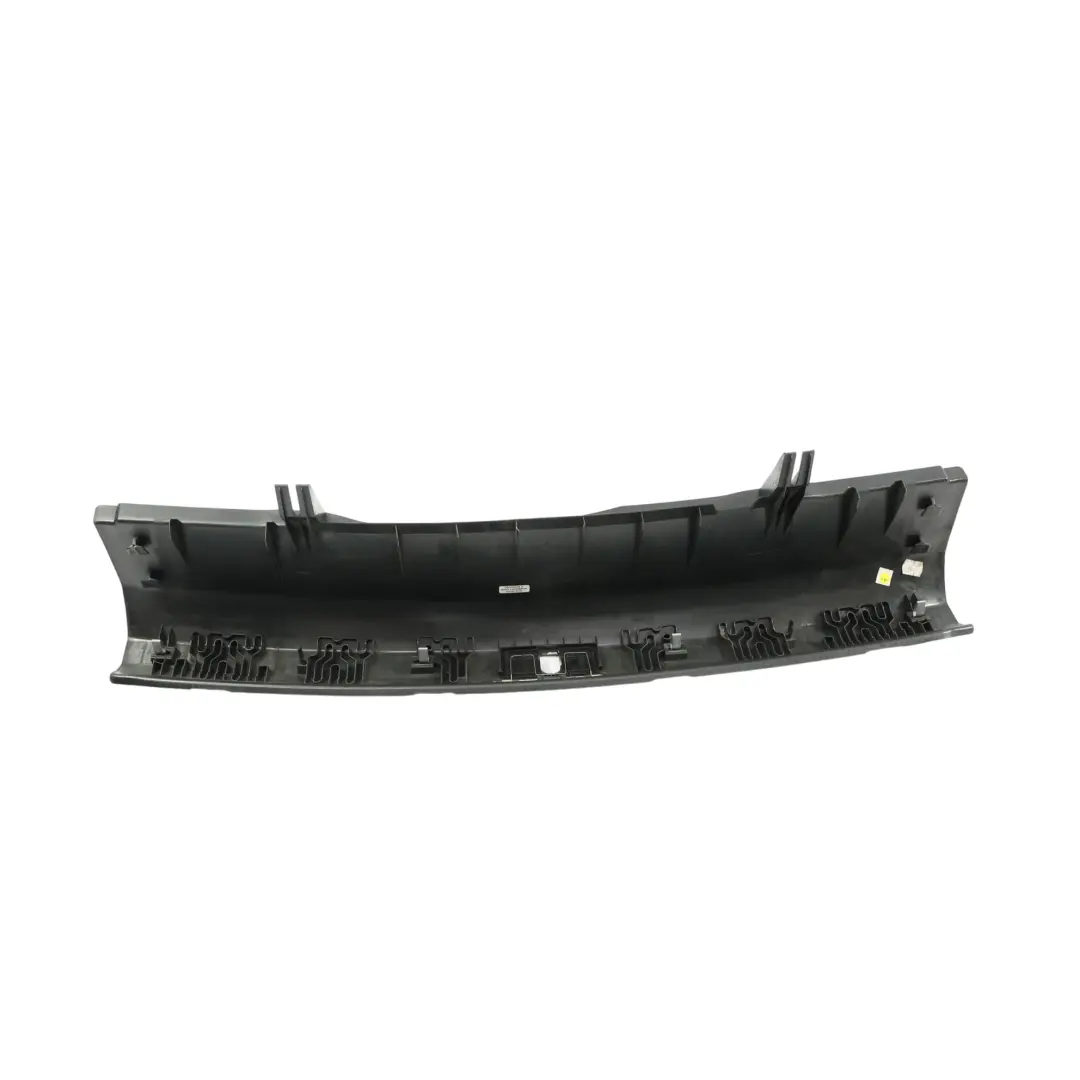 8K B8 Berlina Panel Moldura Cierre Maletero Inferior para Audi A4 con número de pieza 8K5863471 Audi A4 8K B8 Berlina Panel Moldura Cierre Maletero Inferior - SKU 8K5863471 - Número de pieza 8K5863471