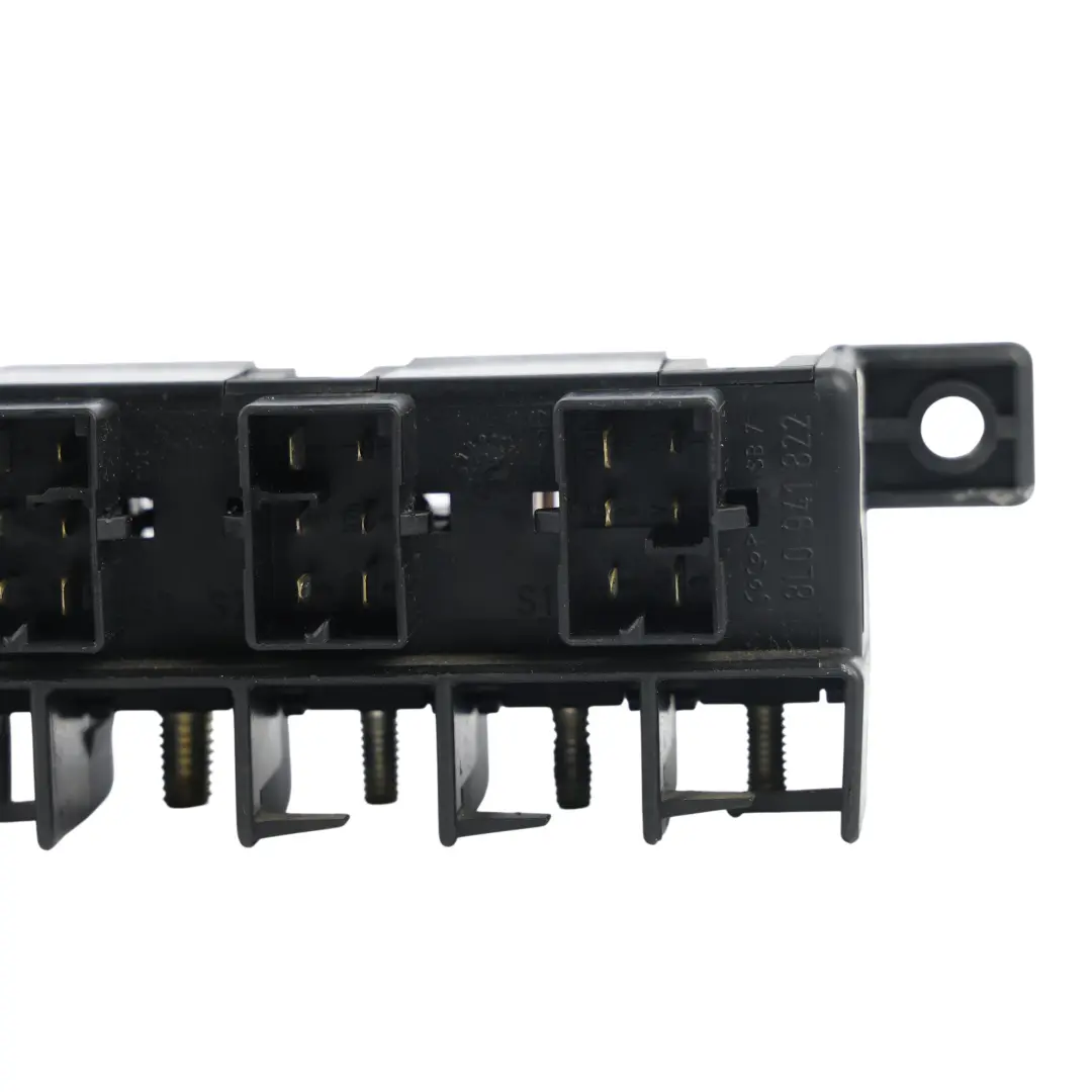8N VW Golf Mk4 Boîtier Fusibles Relais Unité Centrale pour Audi TT à propos du numéro de pièce 8L0941822 Audi TT 8N VW Golf Mk4 Boîtier Fusibles Relais Unité Centrale - SKU 8L0941822 - Numéro de pièce 8L0941822