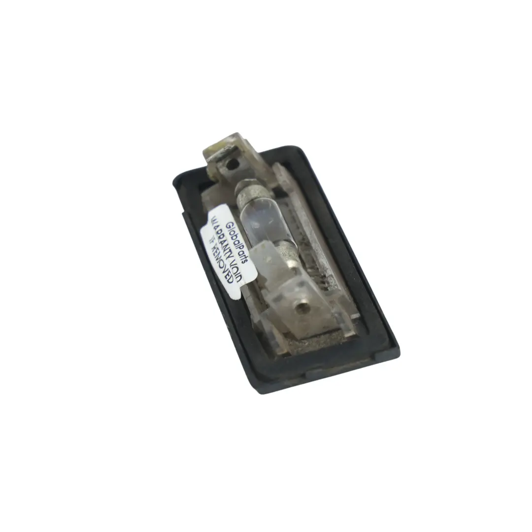 Mk1 8N Lampka Tablicy Rejestracyjnej Prawy Tył do Audi TT o numerze 8N0943022A Audi TT Mk1 8N Lampka Tablicy Rejestracyjnej Prawy Tył - SKU 8N0943022A - Numer Części 8N0943022A