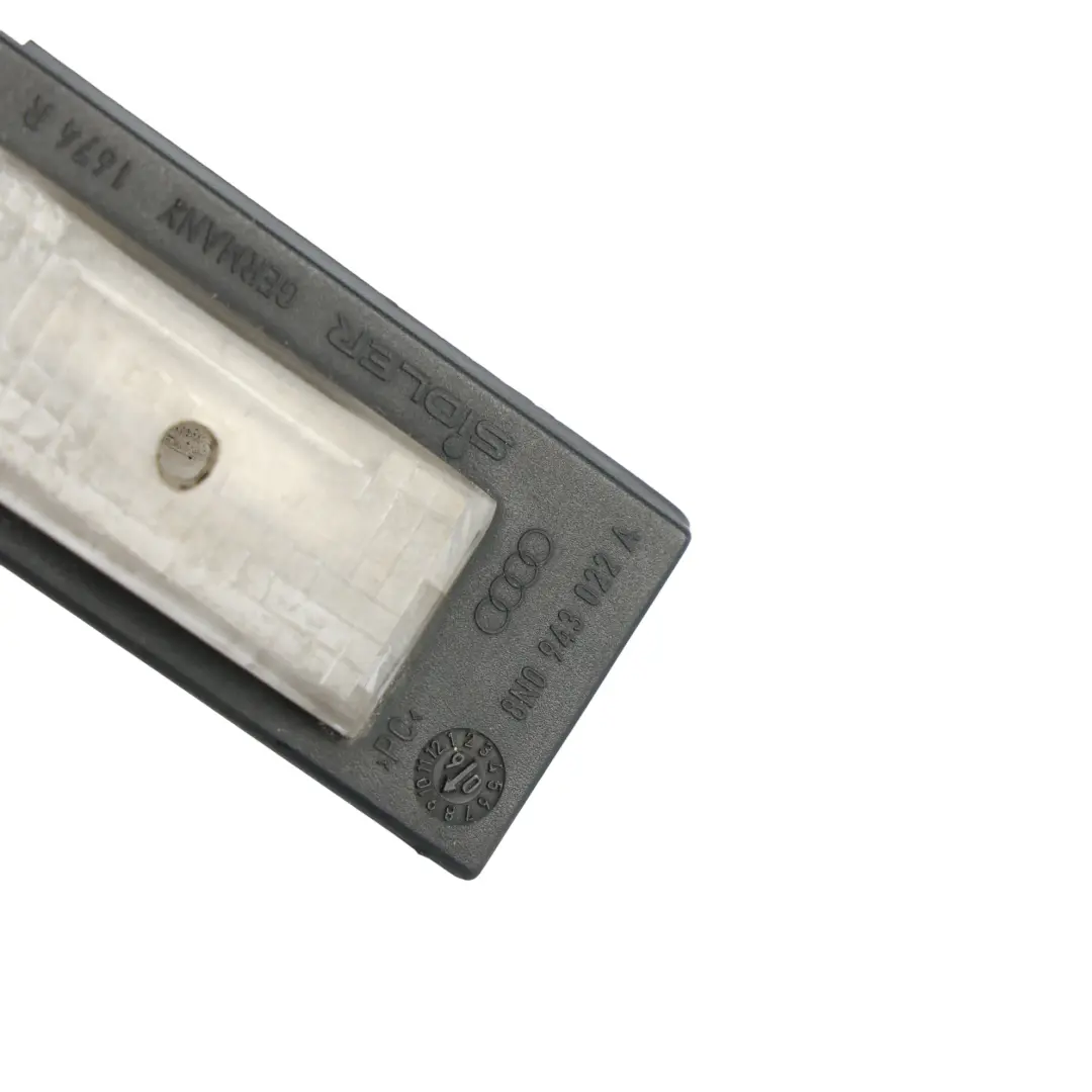 Mk1 8N Luz Matrícula Trasera Derecha para Audi TT con número de pieza 8N0943022A Audi TT Mk1 8N Luz Matrícula Trasera Derecha - SKU 8N0943022A - Número de pieza 8N0943022A