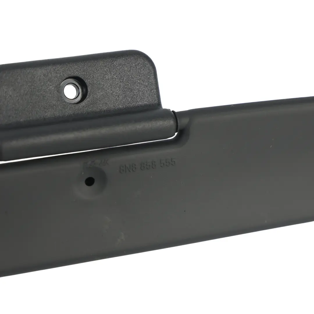8N Roadster Mk1 Cornice Specchio Parasole Centrale Nero per Audi TT con numero di parte 8N8858555 Audi TT 8N Roadster Mk1 Cornice Specchio Parasole Centrale Nero - SKU 8N8858555 - Numero di parte 8N8858555