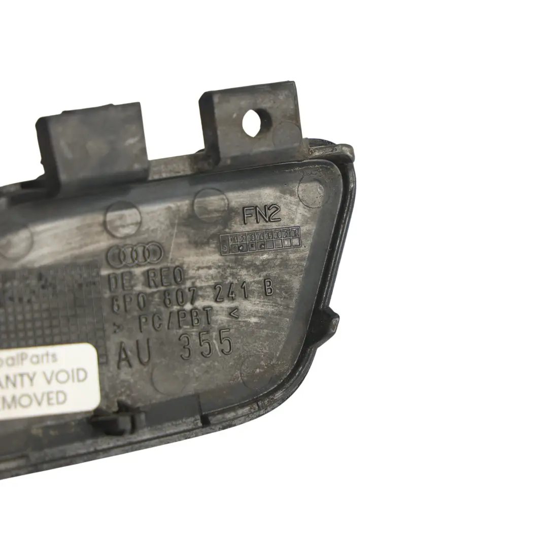 Copri Gancio Traino Paraurti Ant Nero Phantom Z9Y per Audi A3 S3 8P con numero di parte 8P0807241B Audi A3 S3 8P Copri Gancio Traino Paraurti Ant Nero Phantom Z9Y - SKU 8P0807241B-PHB - Numero di parte 8P0807241B