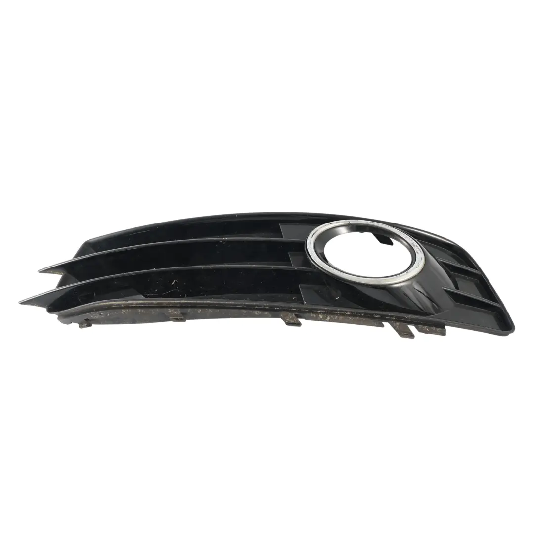 Grille Cache Antibrouillard Pare-Chocs Avant Gauche pour Audi A3 8P à propos du numéro de pièce 8P0807681AF Audi A3 8P Grille Cache Antibrouillard Pare-Chocs Avant Gauche - SKU 8P0807681AF - Numéro de pièce 8P0807681AF