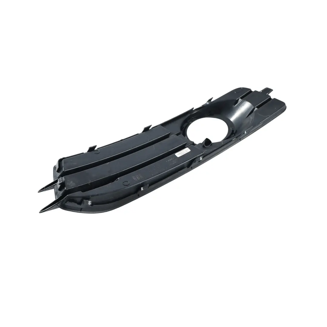 Kratka Halogenu Zderzaka Przedniego S-Line Prawa do Audi A3 8P o numerze 8P0807682F Audi A3 8P Kratka Halogenu Zderzaka Przedniego S-Line Prawa - SKU 8P0807682F-1 - Numer Części 8P0807682F