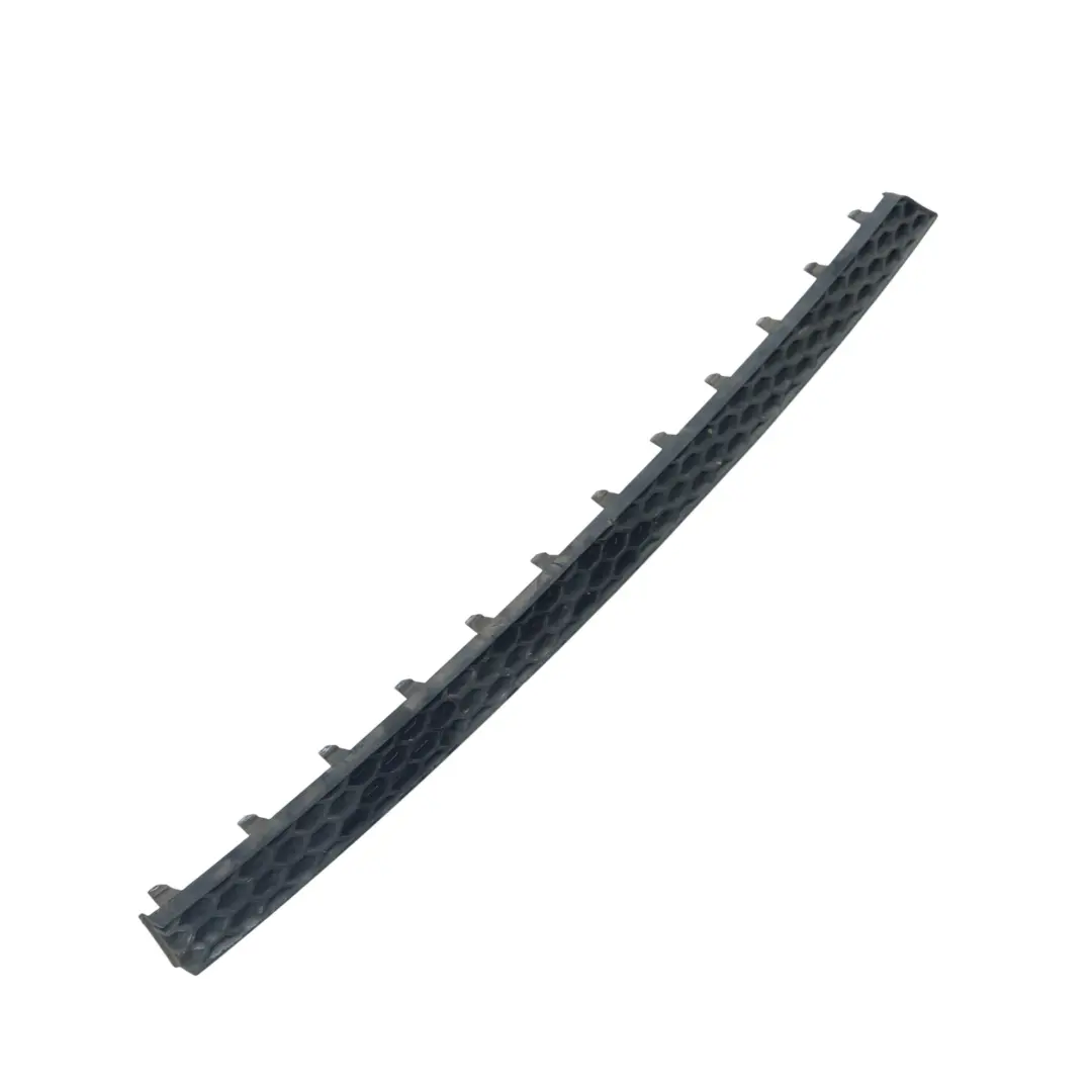 Audi A3 8P Stoßstange Hinten Gitter Blende Leiste Mitte Schwarz - SKU 8P0807833A - Teilenummer 8P0807833A