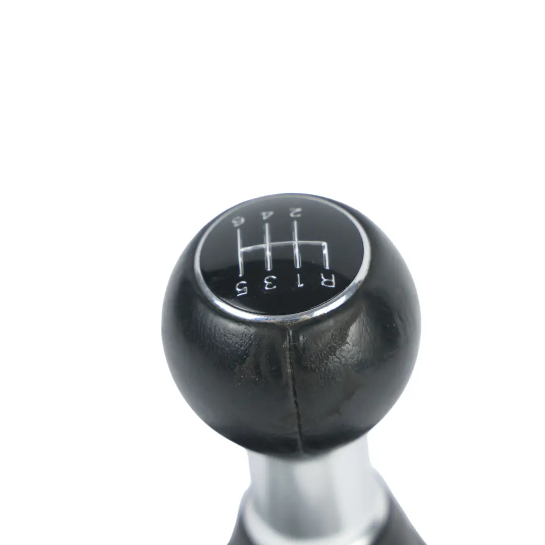 Pommeau Levier Vitesses Cache Garniture Manuelle pour Audi S3 8P à propos du numéro de pièce 8P0864261D Audi S3 8P Pommeau Levier Vitesses Cache Garniture Manuelle - SKU 8P0864261D-1 - Numéro de pièce 8P0864261D