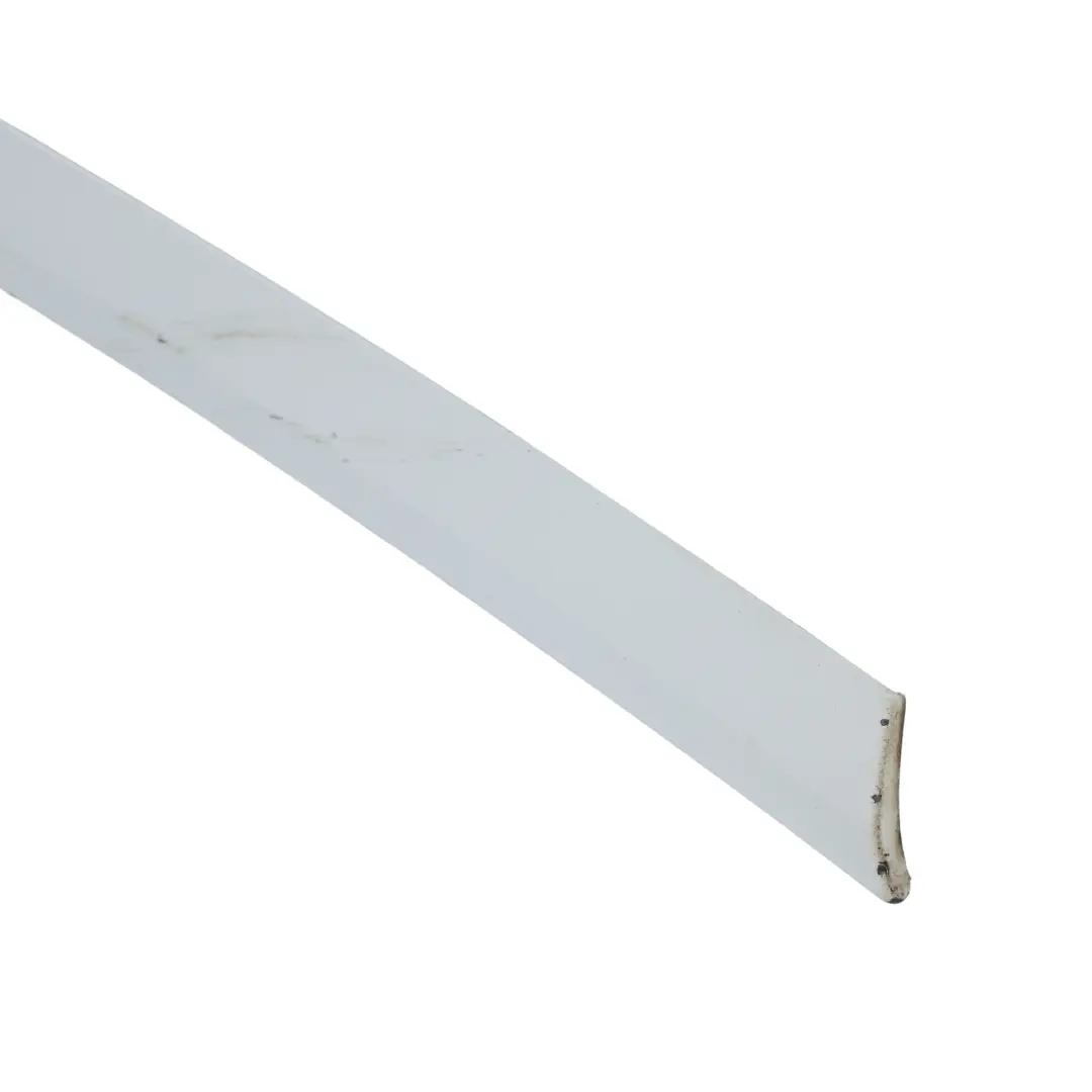 Moldura Inferior Puerta Panel Lateral Trasero Derecho Blanco Ibis Y9C para Audi A3 8P con número de pieza 8P3853700C Audi A3 8P Moldura Inferior Puerta Panel Lateral Trasero Derecho Blanco Ibis Y9C - SKU 8P3853700C-IWH - Número de pieza 8P3853700C