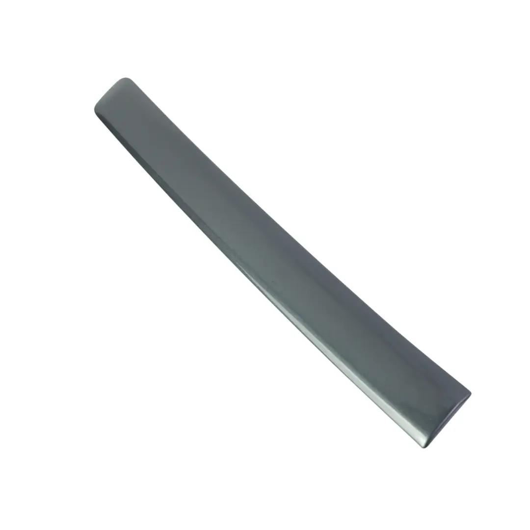 Moldura Embellecedor Derecha Gris Delfín Metalizado para Audi A3 S3 8P con número de pieza 8P3853984D Audi A3 S3 8P Moldura Embellecedor Derecha Gris Delfín Metalizado - SKU 8P3853984D-DGM - Número de pieza 8P3853984D