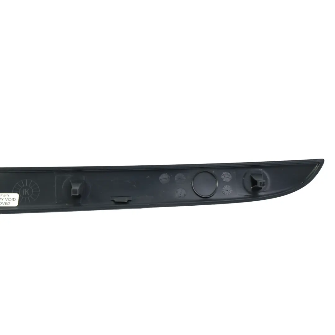 Moldura Decorativa Panel Puerta Delantera Izquierda Negro para Audi A3 8P con número de pieza 8P3867409 Audi A3 8P Moldura Decorativa Panel Puerta Delantera Izquierda Negro - SKU 8P3867409-2 - Número de pieza 8P3867409