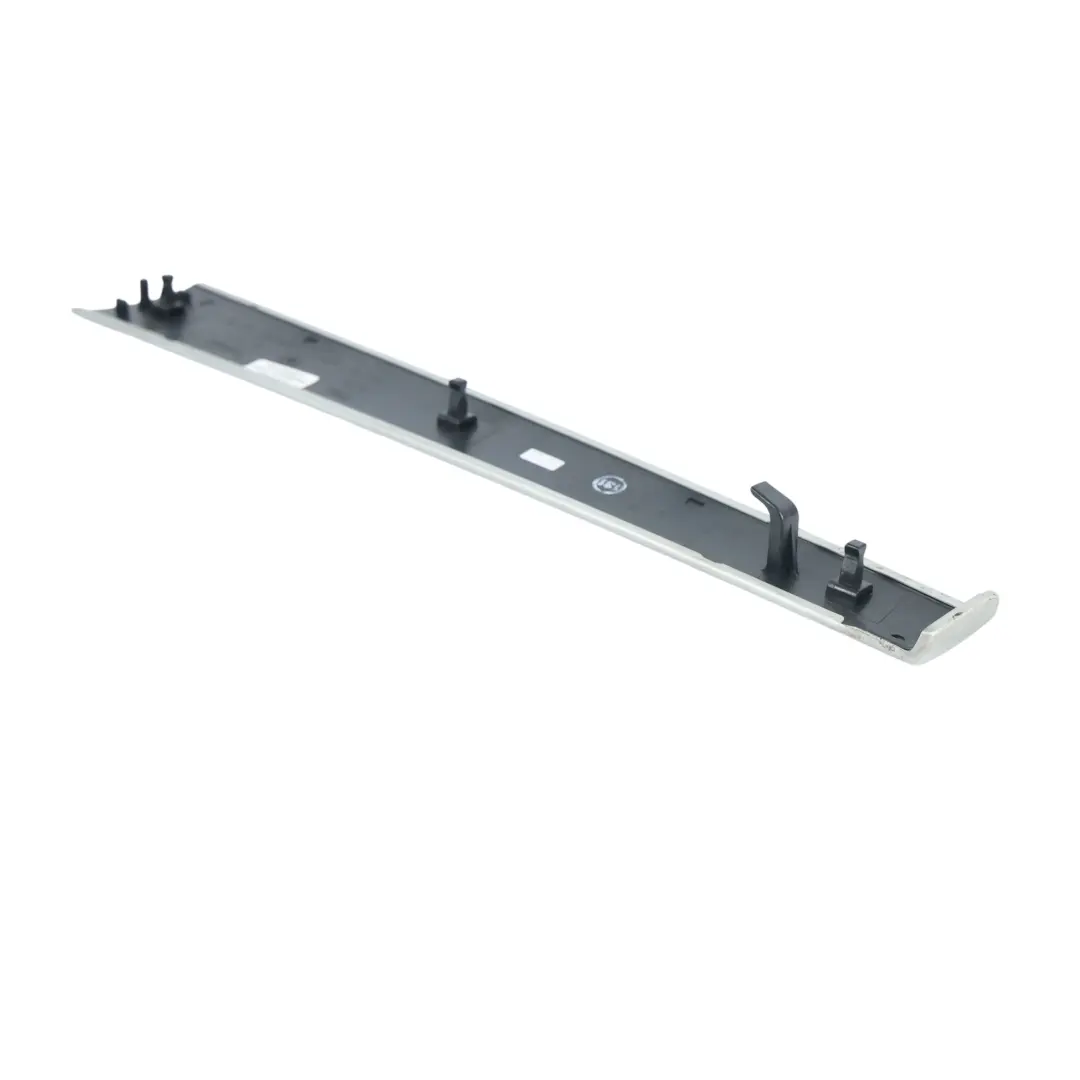 Listwa Dekoracyjna Drzwi Tylnych Lewa Chrom do Audi A3 8P o numerze 8P4867419 Audi A3 8P Listwa Dekoracyjna Drzwi Tylnych Lewa Chrom - SKU 8P4867419-2 - Numer Części 8P4867419