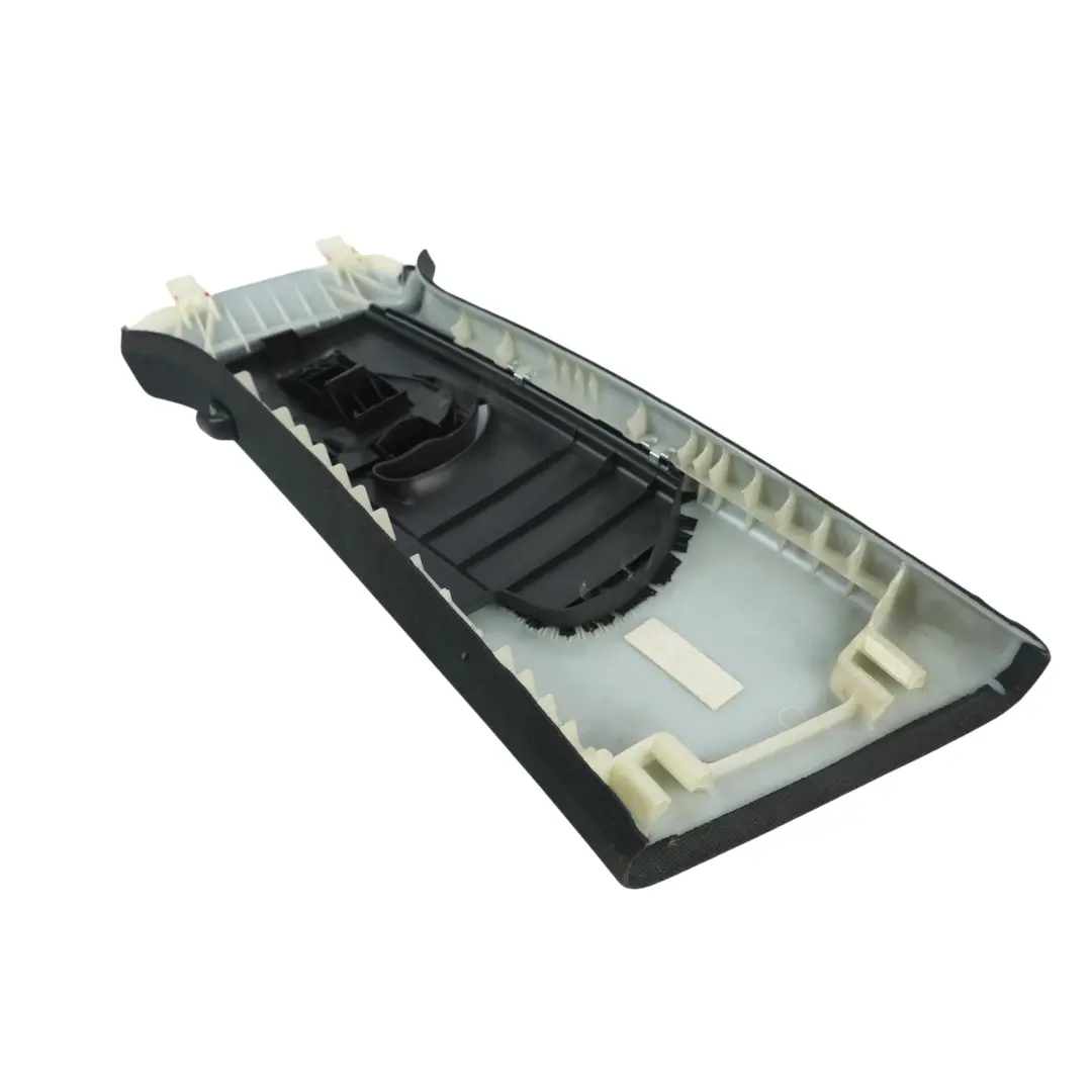 Säule Verkleidung Oben Schwarz Rechts für Audi Q5 8R B mit Teilenummer 8R0867244F Audi Q5 8R B Säule Verkleidung Oben Schwarz Rechts - SKU 8R0867244F - Teilenummer 8R0867244F