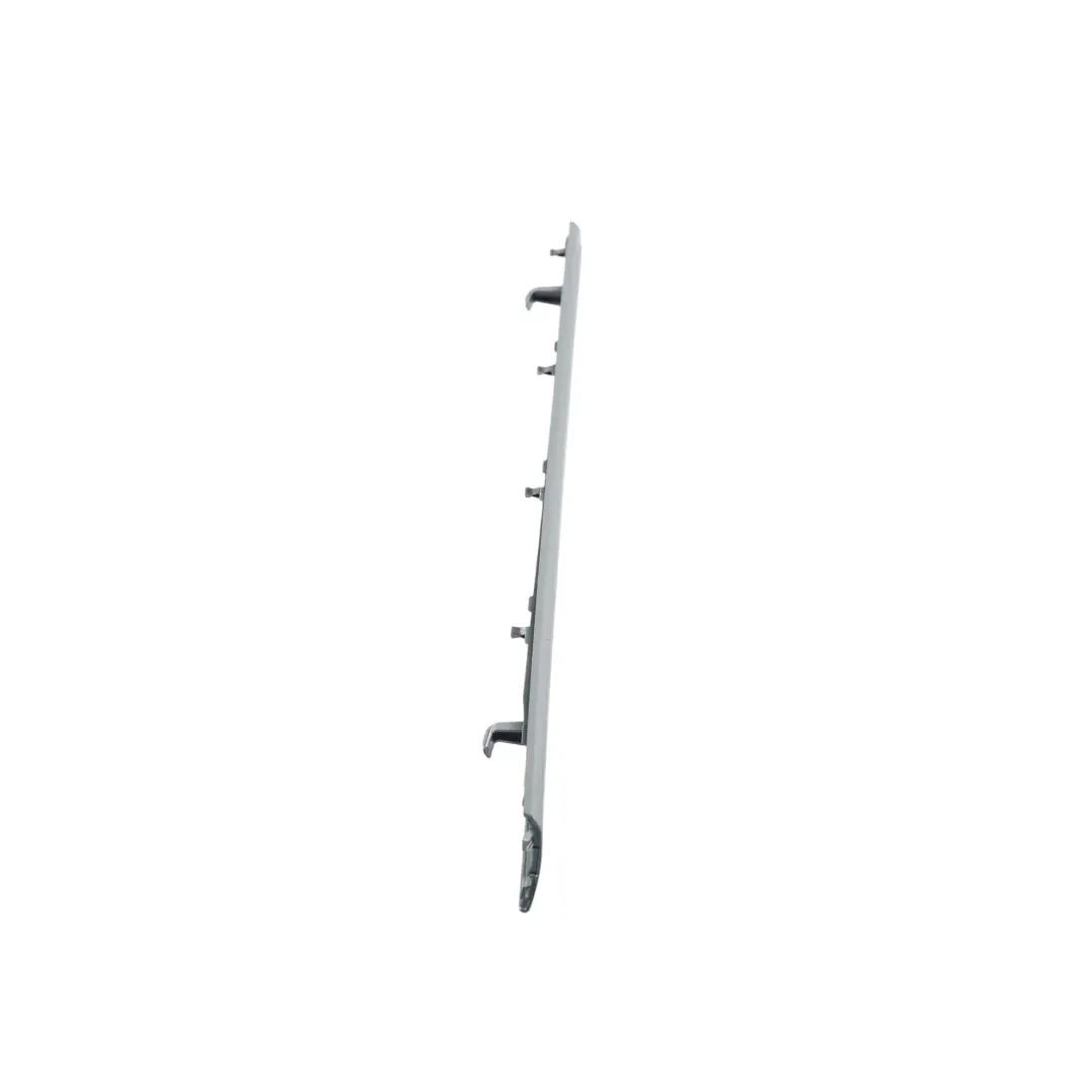Embellecedor Panel Puerta Delantero Izquierdo Plata para Audi A5 8T con número de pieza 8T0867409 Audi A5 8T Embellecedor Panel Puerta Delantero Izquierdo Plata - SKU 8T0867409 - Número de pieza 8T0867409