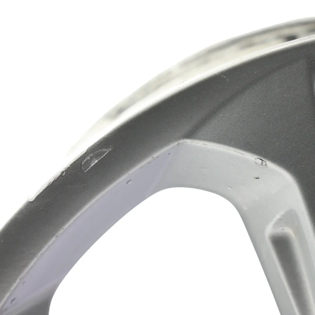 Felga Aluminiowa Srebrna 19" 8,5J ET:36 do Audi Q3 8U o numerze 8U0601025J Audi Q3 8U Felga Aluminiowa Srebrna 19" 8,5J ET:36 - SKU 8U0601025J-SL1 - Numer Części 8U0601025J