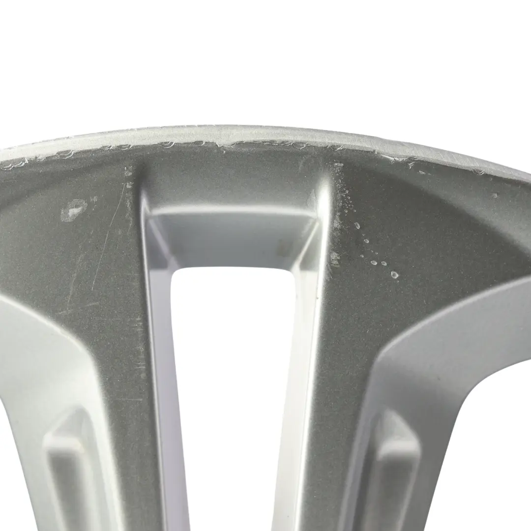 Felga Aluminiowa Srebrna 19" 8,5J ET:36 5 do Audi Q3 8U o numerze 8U0601025J Audi Q3 8U Felga Aluminiowa Srebrna 19" 8,5J ET:36 5 - SKU 8U0601025J-SL2 - Numer Części 8U0601025J