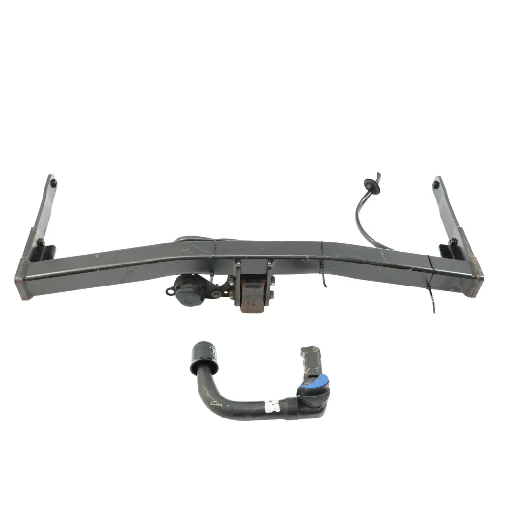 Audi Q3 8U Anhängerkupplung Abschleppöse - SKU 8U0803880D-1 - Numéro de pièce 8U0803880D