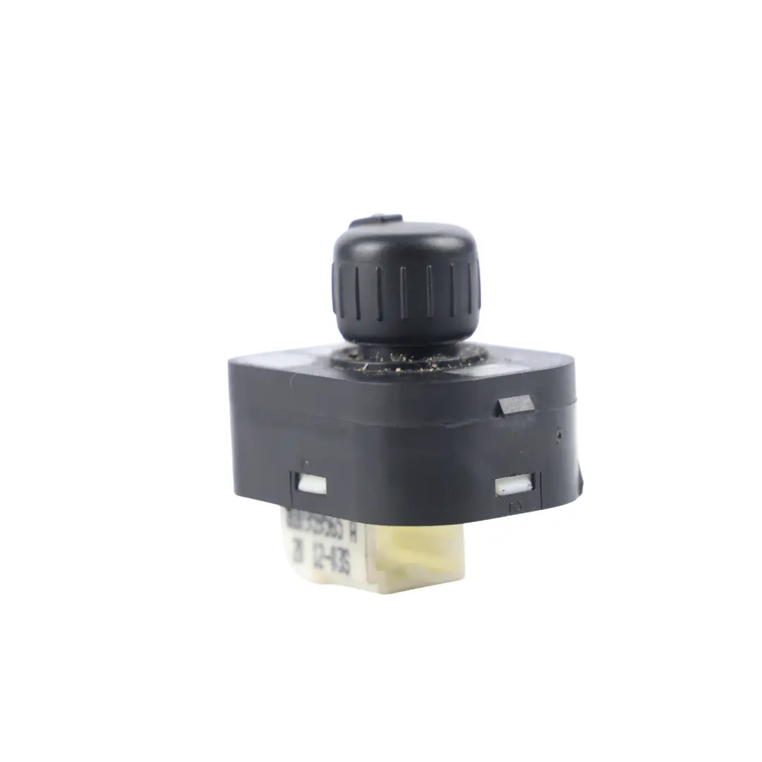 Audi Q3 8U Przełącznik Regulacji Lusterek Elektrycznych - SKU 8U0959565A - Numer Części 8U0959565A