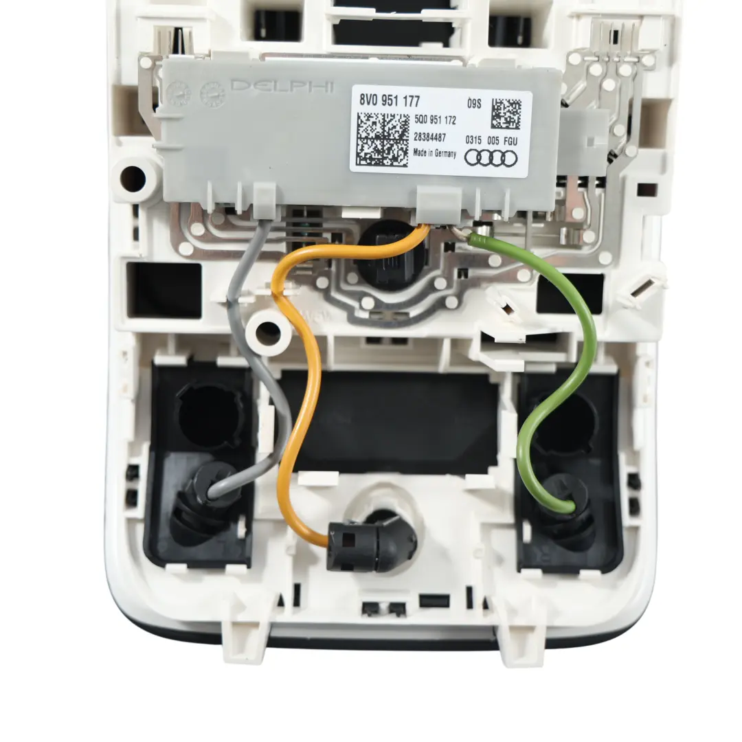 Lampka Podsufitki Wnętrza Włącznik Głośnik Czarna do Audi A3 8V o numerze 8V0951177 Audi A3 8V Lampka Podsufitki Wnętrza Włącznik Głośnik Czarna - SKU 8V0951177-2 - Numer Części 8V0951177
