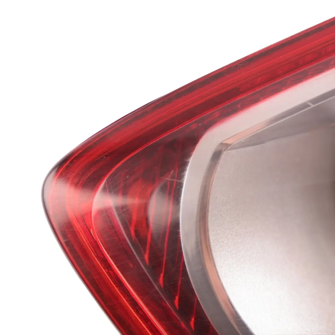 Ford Kuga Mk1 Lampa Tylna Wewnętrzna Prawa - SKU 8V41-13A602-AD-3 - Numer Części 8V41-13A602-AD