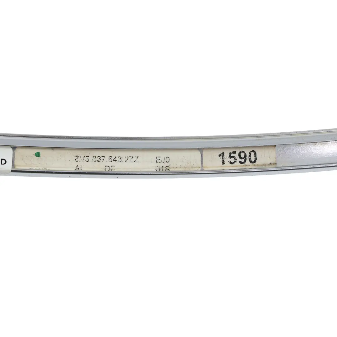 Listwa Szyby Drzwi Przednia Lewa Chromowana do Audi A3 8V o numerze 8V5837643 Audi A3 8V Listwa Szyby Drzwi Przednia Lewa Chromowana - SKU 8V5837643 - Numer Części 8V5837643