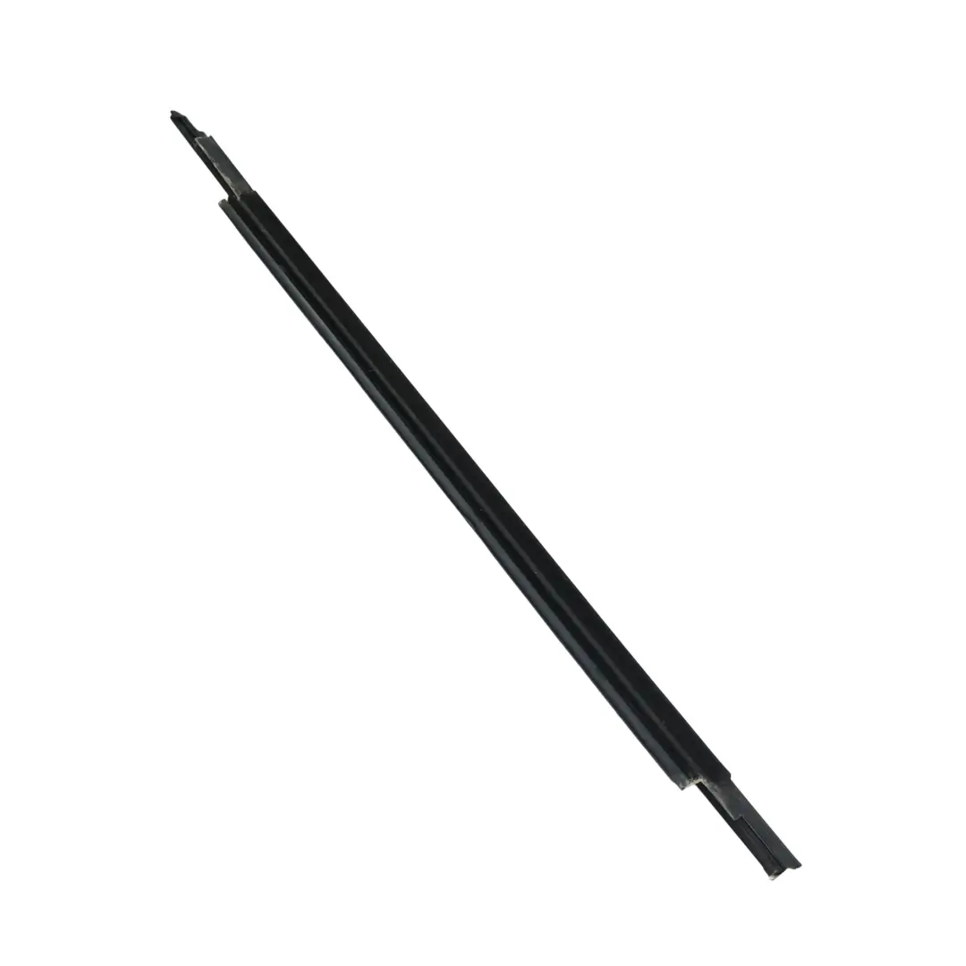 Listwa Szyby Drzwi Przód Prawa Uszczelka Chromowana do Audi A3 S3 8V o numerze 8V5853284B Audi A3 S3 8V Listwa Szyby Drzwi Przód Prawa Uszczelka Chromowana - SKU 8V5853284B - Numer Części 8V5853284B