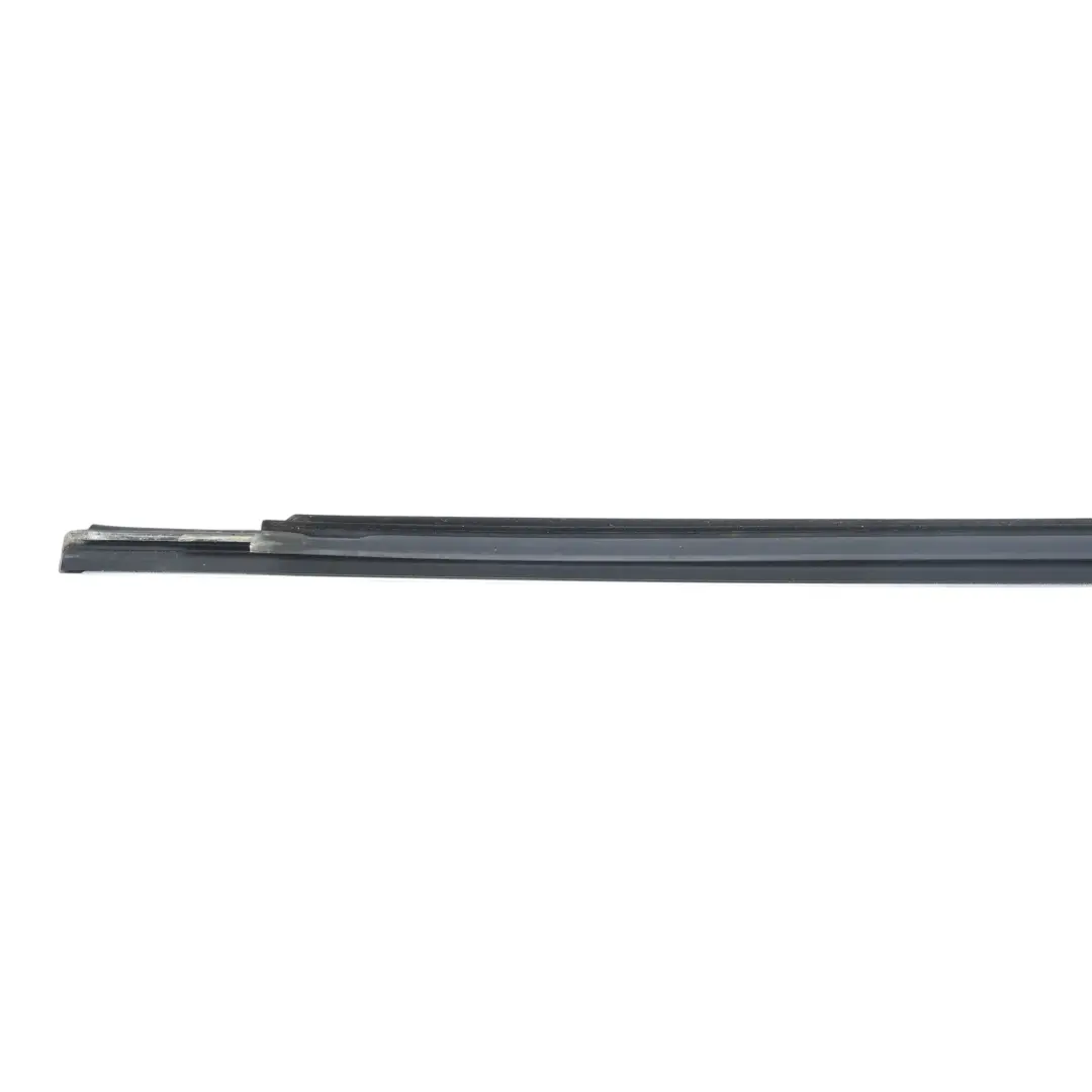 Moldura Sellado Ventanilla Puerta Trasera Derecha para Audi A3 8V con número de pieza 8V5853764C Audi A3 8V Moldura Sellado Ventanilla Puerta Trasera Derecha - SKU 8V5853764C-1 - Número de pieza 8V5853764C