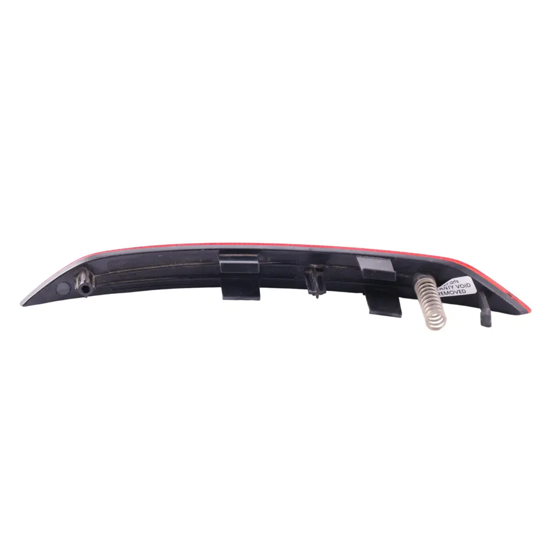 Catadiottro Paraurti Posteriore Destro per Audi A5 S5 F5 con numero di parte 8W6945106B Audi A5 S5 F5 Catadiottro Paraurti Posteriore Destro - SKU 8W6945106B - Numero di parte 8W6945106B