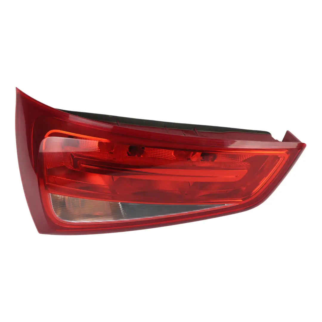 Audi A1 8X Luz Trasera Interior Portón Trasero Izquierda - SKU 8X0945093 - Número de pieza 8X0945093