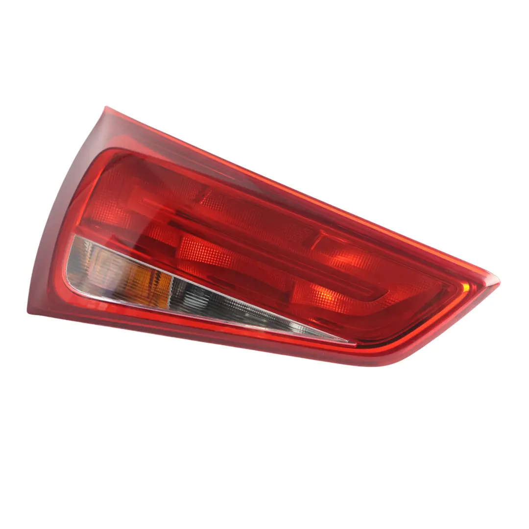 Fanale Posteriore Portellone Interno Sinistro per Audi A1 8X con numero di parte 8X0945093 Audi A1 8X Fanale Posteriore Portellone Interno Sinistro - SKU 8X0945093 - Numero di parte 8X0945093