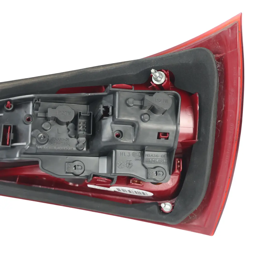 Audi A1 8X Fanale Posteriore Portellone Interno Sinistro - SKU 8X0945093 - Numero di parte 8X0945093