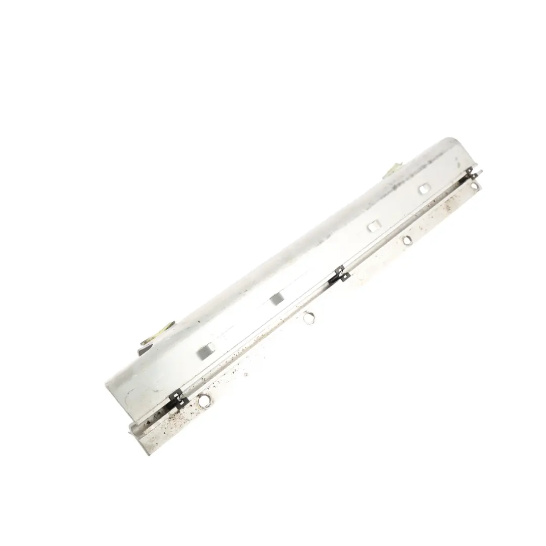 Przedni Wspornik Progu Drzwi Prawy do Jaguar XF X250 o numerze 8X23-107B00-AB Jaguar XF X250 Przedni Wspornik Progu Drzwi Prawy - SKU 8X23-107B00-AB - Numer Części 8X23-107B00-AB