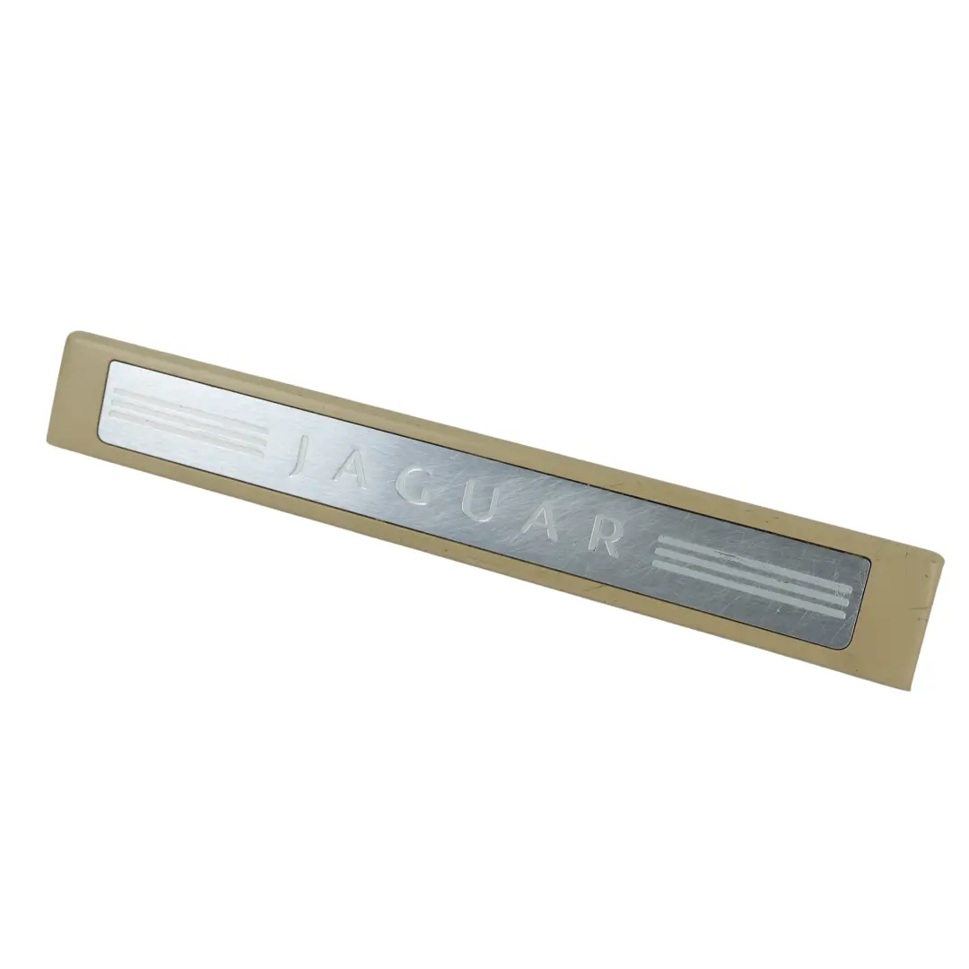 Moldura Umbral Puerta Delantera Derecha F para Jaguar XF X250 con número de pieza 8X23-13200-A Jaguar XF X250 Moldura Umbral Puerta Delantera Derecha F - SKU 8X23-13200-A-1 - Número de pieza 8X23-13200-A