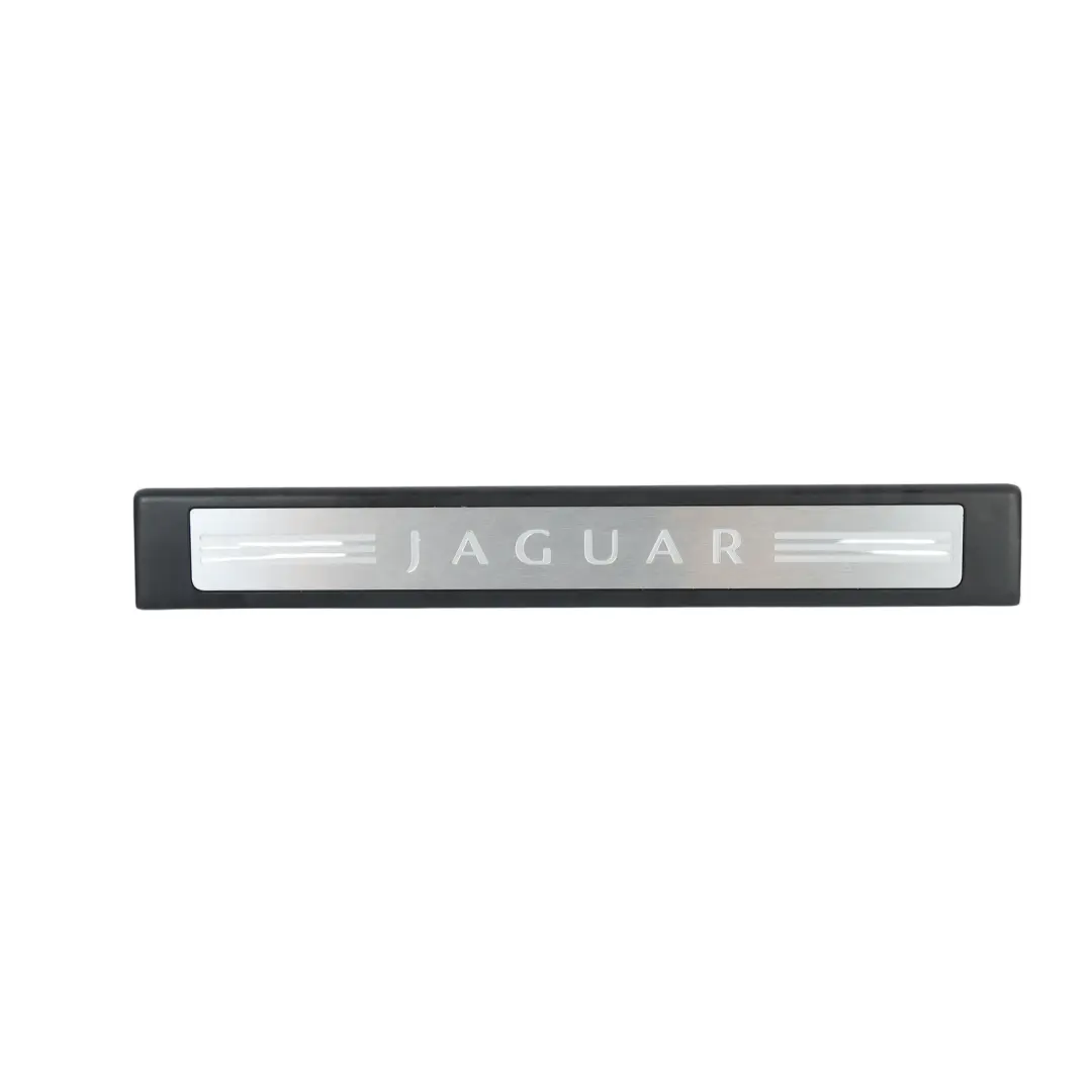 Embellecedor Umbral Puerta Delantero Izquierdo para Jaguar XF X250 con número de pieza 8X23-13201-A Jaguar XF X250 Embellecedor Umbral Puerta Delantero Izquierdo - SKU 8X23-13201-A-1 - Número de pieza 8X23-13201-A