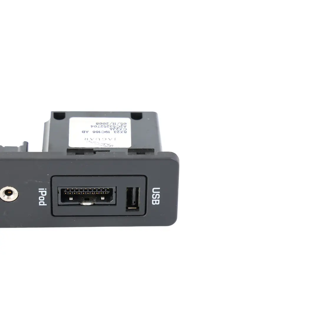 USB AUX iPod Eingang Buchse Anschluss Port für Jaguar XF X250 mit Teilenummer 8X23-19C166-AB Jaguar XF X250 USB AUX iPod Eingang Buchse Anschluss Port - SKU 8X23-19C166-AB - Teilenummer 8X23-19C166-AB