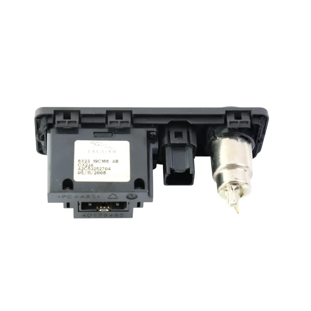 Prise Connecteur USB AUX iPod pour Jaguar XF X250 à propos du numéro de pièce 8X23-19C166-AB Jaguar XF X250 Prise Connecteur USB AUX iPod - SKU 8X23-19C166-AB - Numéro de pièce 8X23-19C166-AB