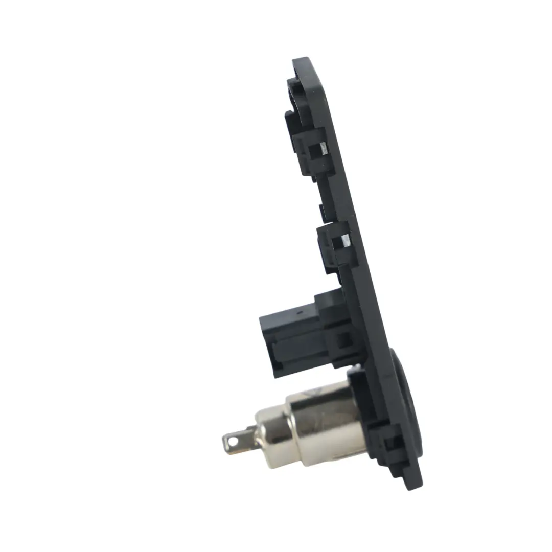Presa Ingresso USB AUX Porta Connessione per Jaguar XF X250 con numero di parte 8X23-19C166-BA Jaguar XF X250 Presa Ingresso USB AUX Porta Connessione - SKU 8X23-19C166-BA - Numero di parte 8X23-19C166-BA