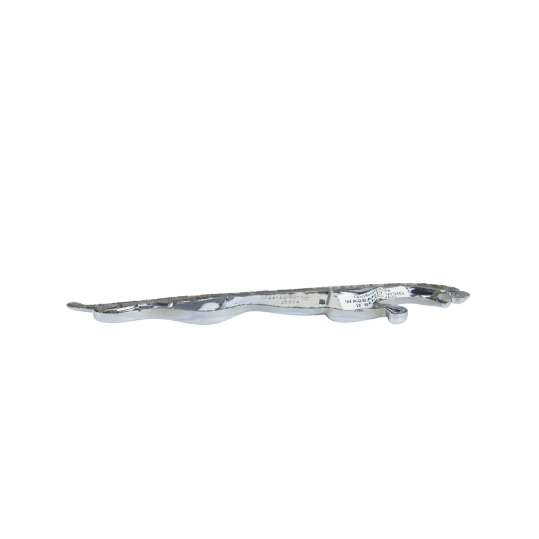 Emblema Maletero Portón Trasero Cromado para Jaguar XF X250 con número de pieza 8X23-43156-AA Jaguar XF X250 Emblema Maletero Portón Trasero Cromado - SKU 8X23-43156-AA - Número de pieza 8X23-43156-AA