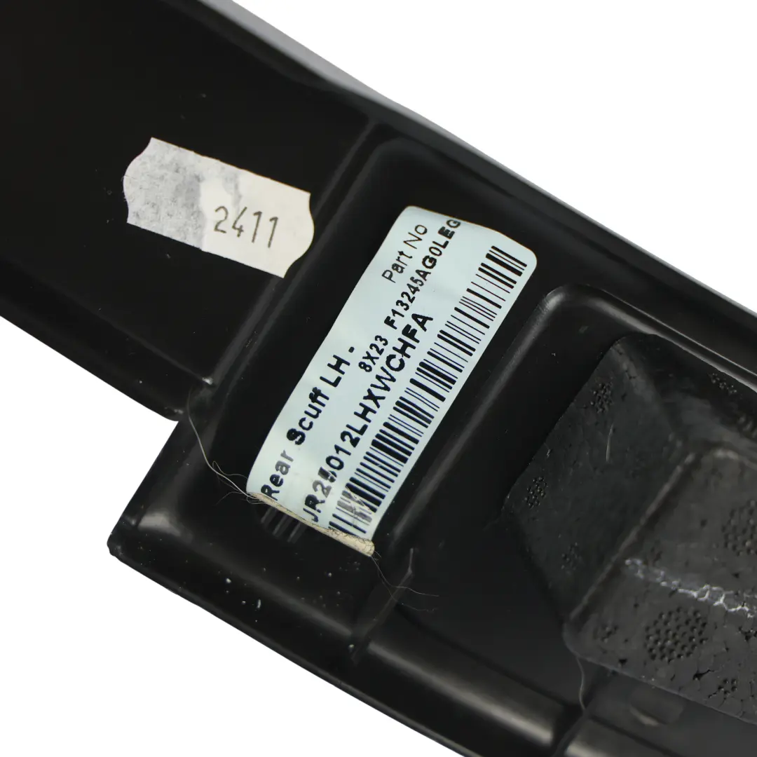 Couvre Seuil Porte Arrière Gauche 8X23-F13245-A pour Jaguar XF X250 à propos du numéro de pièce 8X23-F13245-AGW Jaguar XF X250 Couvre Seuil Porte Arrière Gauche 8X23-F13245-A - SKU 8X23-F13245-AGW - Numéro de pièce 8X23-F13245-AGW