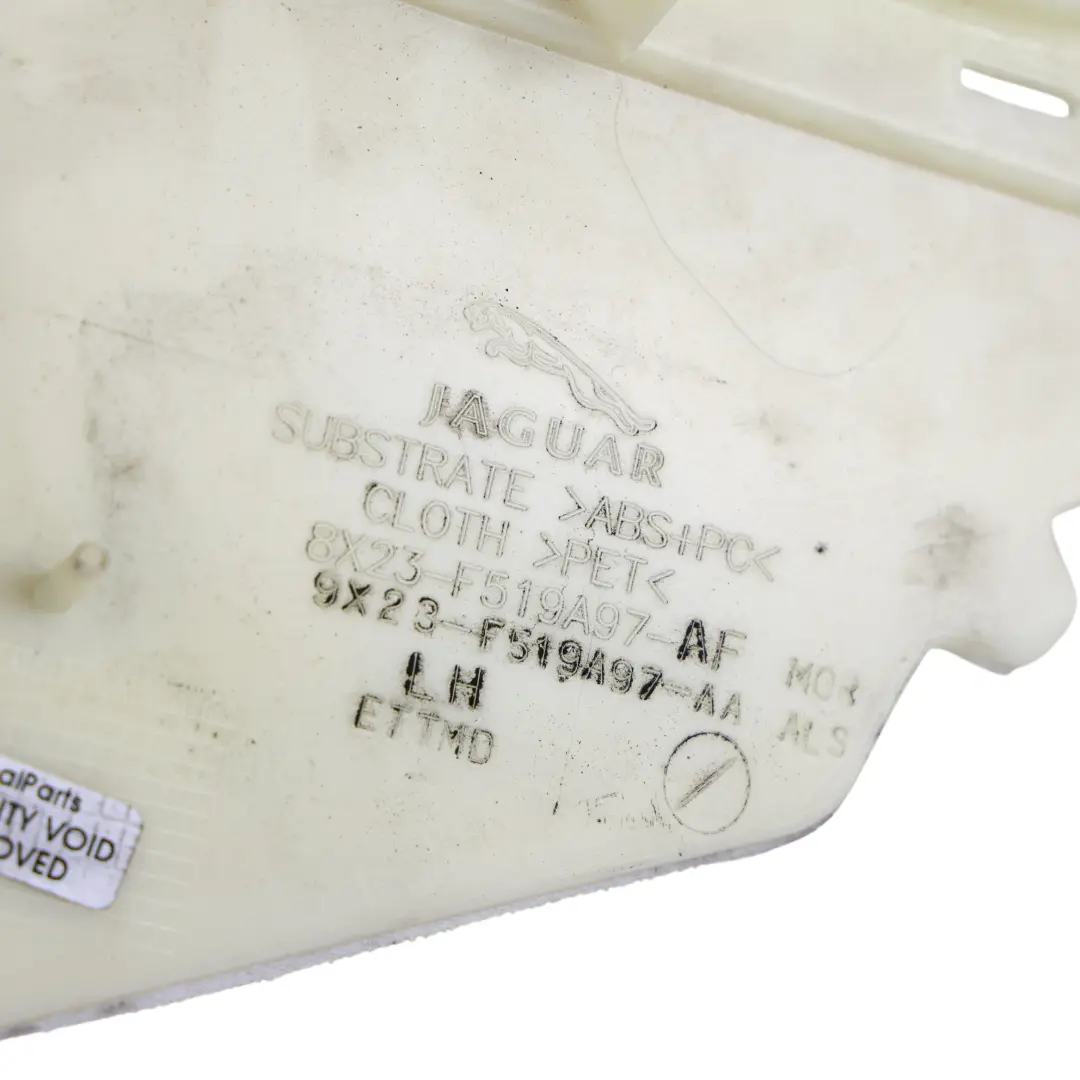 Embellecedor Pilar D Trasero Izquierdo para Jaguar XF X250 con número de pieza 8X23-F519A97-AF Jaguar XF X250 Embellecedor Pilar D Trasero Izquierdo - SKU 8X23-F519A97-AF - Número de pieza 8X23-F519A97-AF