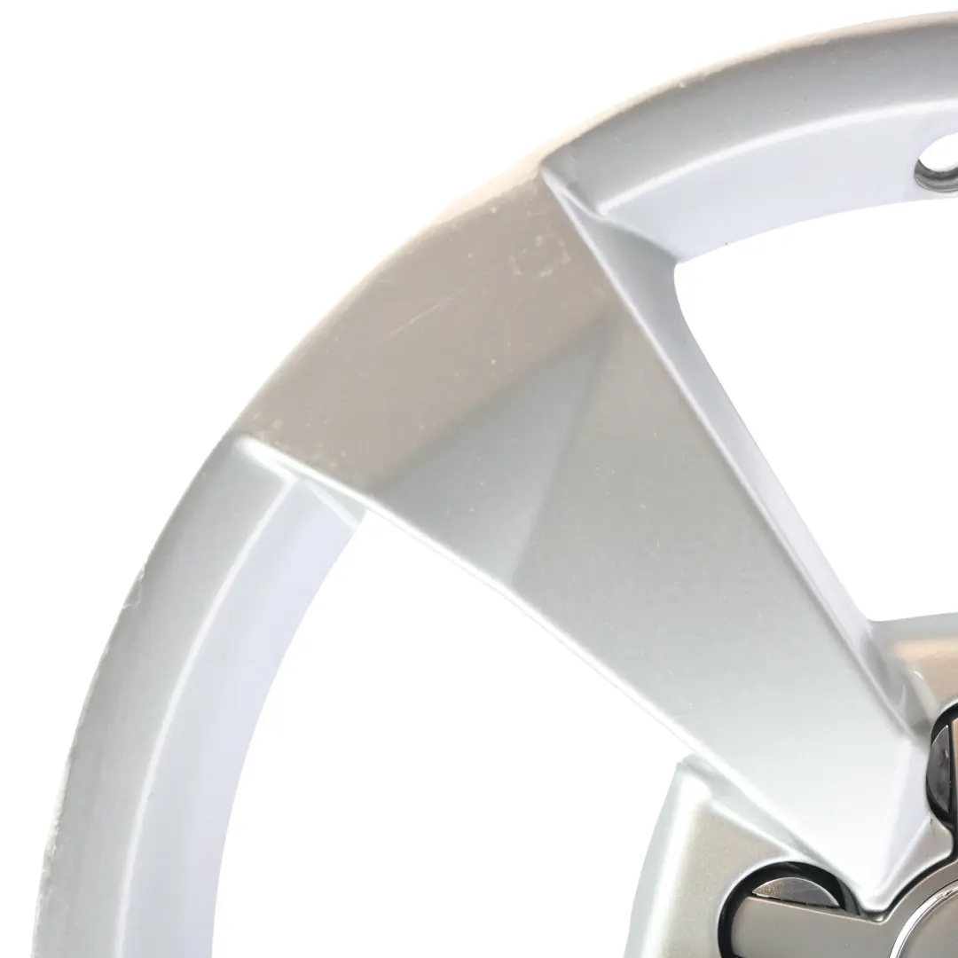 Jante en alliage argenté 16" 7J ET:34 Star Spoke pour Audi A1 8X à propos du numéro de pièce 8XA601025A Audi A1 8X Jante en alliage argenté 16" 7J ET:34 Star Spoke - SKU 8XA601025A-SL2 - Numéro de pièce 8XA601025A