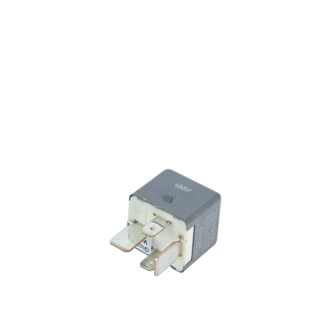 Toyota Avensis T270 Relais Multifonction 4 Broches 12V Gris Denso - SKU 9008087030 - Numéro de pièce 9008087030