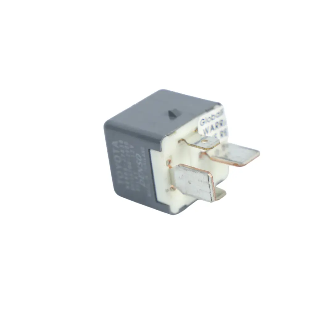 Toyota Avensis T270 Mehrzweck Relais 4-polig 12V Grau Denso - SKU 9008087030 - Teilenummer 9008087030