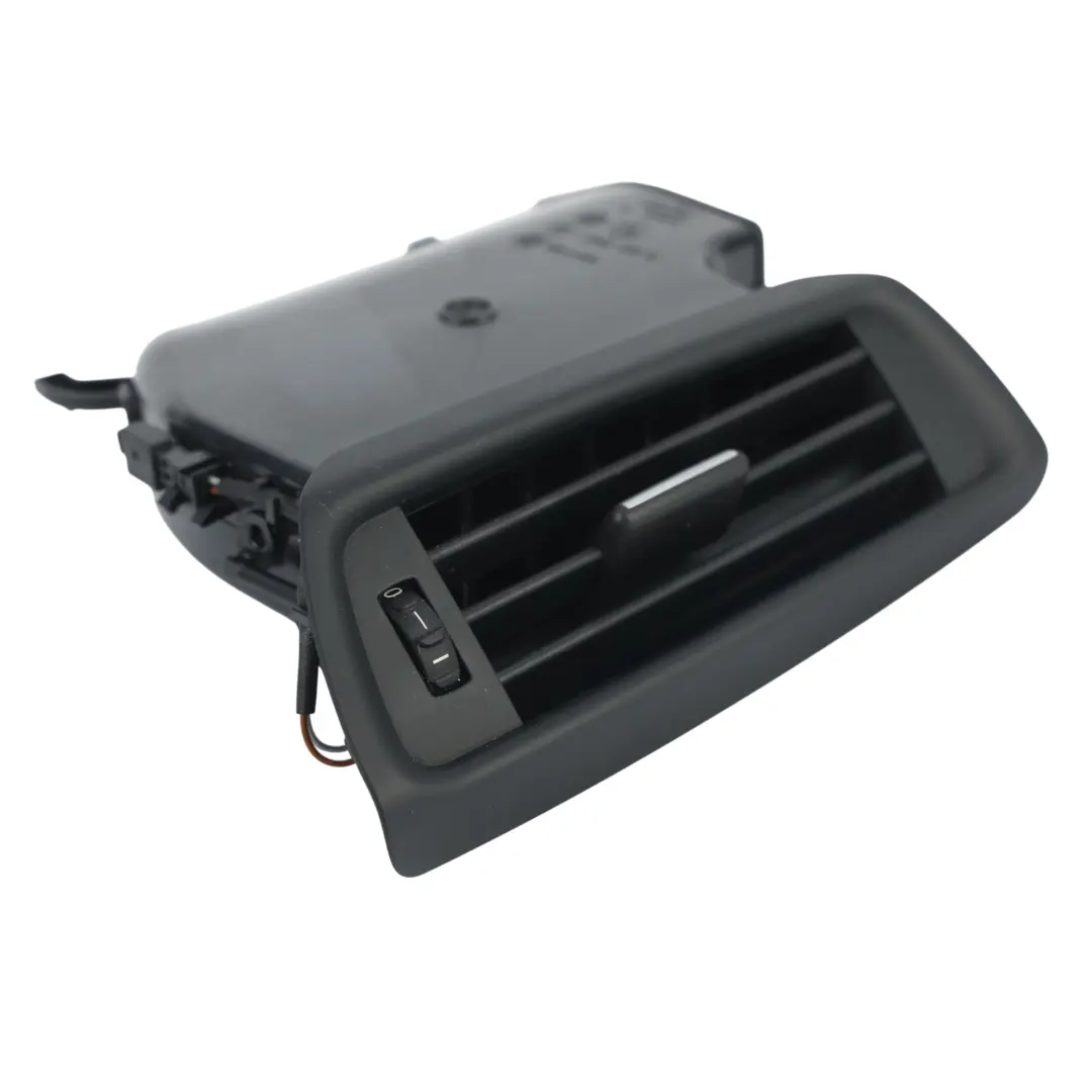 Kratka Nawiewu Deski Rozdzielczej Lewa do BMW F01 F02 o numerze 9113793 BMW F01 F02 Kratka Nawiewu Deski Rozdzielczej Lewa - SKU 9113793-1 - Numer Części 9113793
