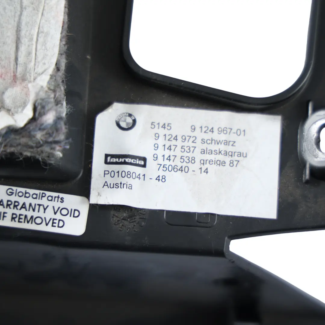 Osłona Panelu Przestrzeni Na Nogi Przednia Prawa 9124972 do BMW E82 o numerze 9124967 BMW E82 Osłona Panelu Przestrzeni Na Nogi Przednia Prawa 9124972 - SKU 9124967 - Numer Części 9124967