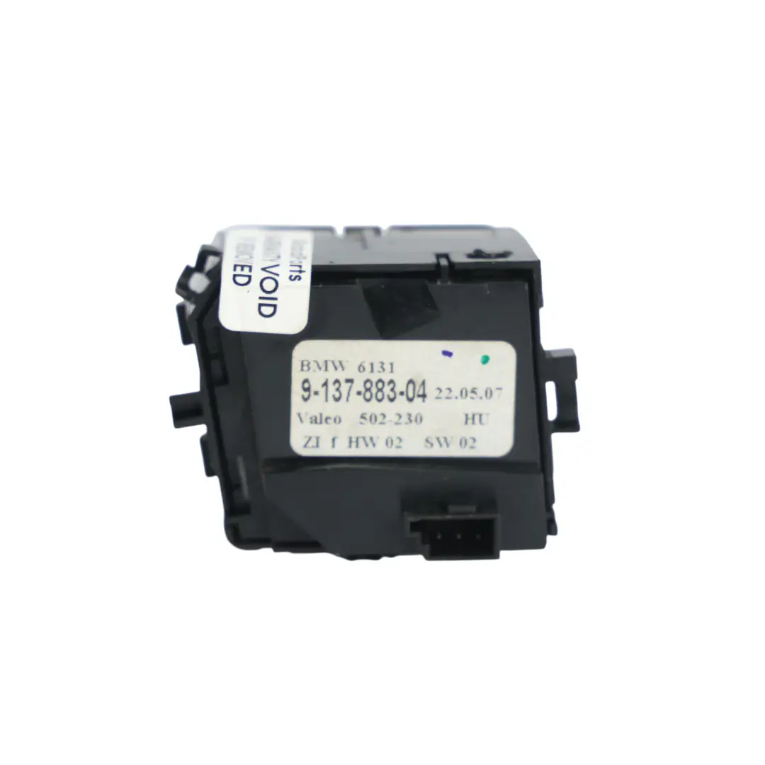 Interruptor Control Asiento Calefactado Consola Central para BMW E60 E61 con número de pieza 9137883 BMW E60 E61 Interruptor Control Asiento Calefactado Consola Central - SKU 9137883 - Número de pieza 9137883