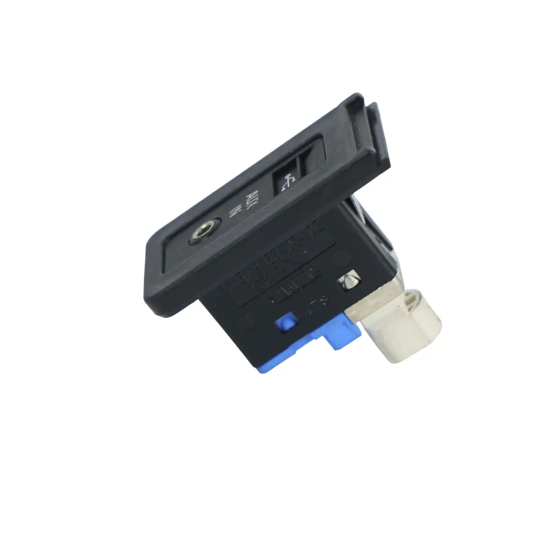 BMW E60 E61 E81 E87 E90 E91 Gniazdo USB AUX In - SKU 9138402-1 - Numer Części 9138402