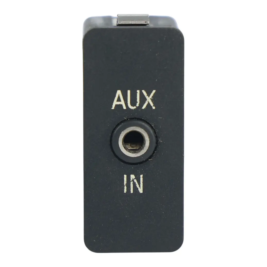 Audio AUX In Socket Plug Auxiliary Input 6930561 to BMW E90 E91 E92 E93 with Part number 9172021 BMW E90 E91 E92 E93 Audio AUX In Socket Plug Auxiliary Input 6930561 - SKU 9172021-1 - Part number 9172021