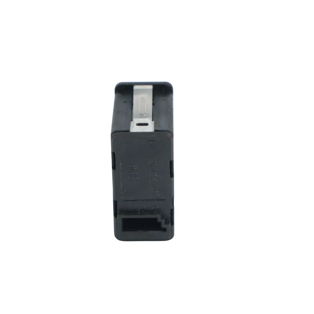 BMW E90 E91 E92 E93 Audio AUX In Socket Plug Auxiliary Input 6930561 - SKU 9172021-1 - Part number 9172021
