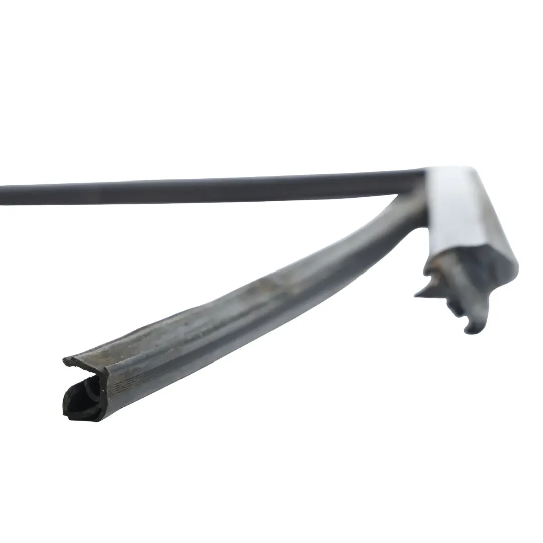 7L Guida Finestrino Posteriore Sinistra 7L0839431 per Porsche Cayenne 9PA VW Touareg con numero di parte 95553343100 Porsche Cayenne 9PA VW Touareg 7L Guida Finestrino Posteriore Sinistra 7L0839431 - SKU 95553343100 - Numero di parte 95553343100