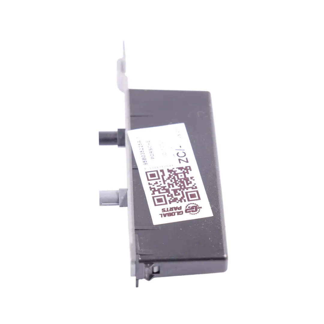 Aerial Antenna Amplifier Unit Module 2.0 TFSI to Porsche Macan 95B with Part number 95B035225A Porsche Macan 95B Aerial Antenna Amplifier Unit Module 2.0 TFSI - SKU 95B035225A-1 - Part number 95B035225A