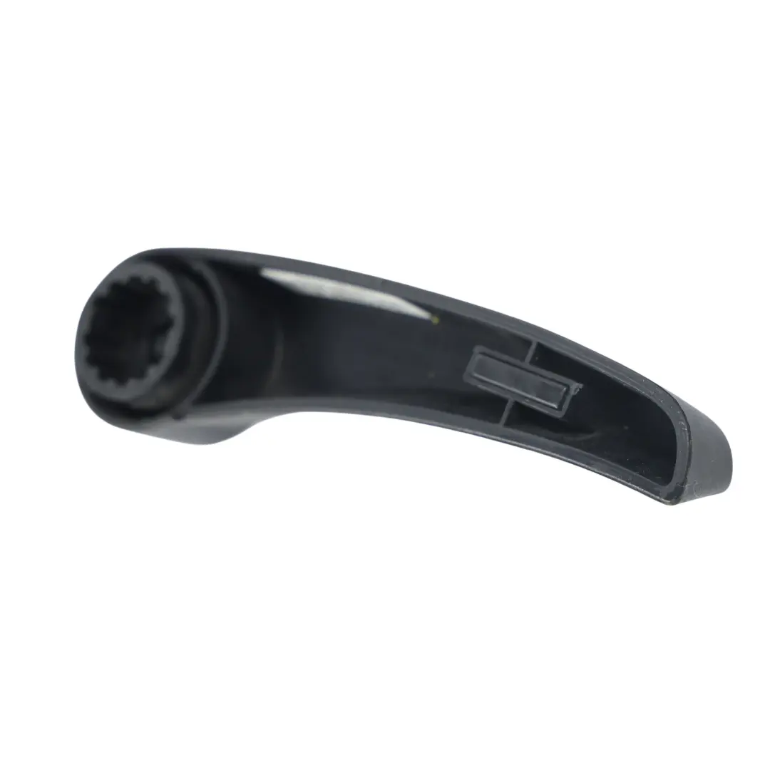Maniglia Sblocco Cofano Anteriore per Porsche Macan 95B con numero di parte 95B823661A Porsche Macan 95B Maniglia Sblocco Cofano Anteriore - SKU 95B823661A - Numero di parte 95B823661A